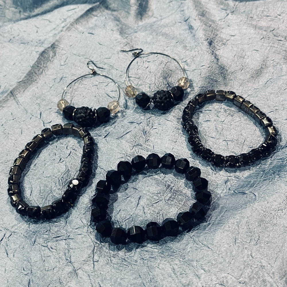 Elegant Black Jewelry Set